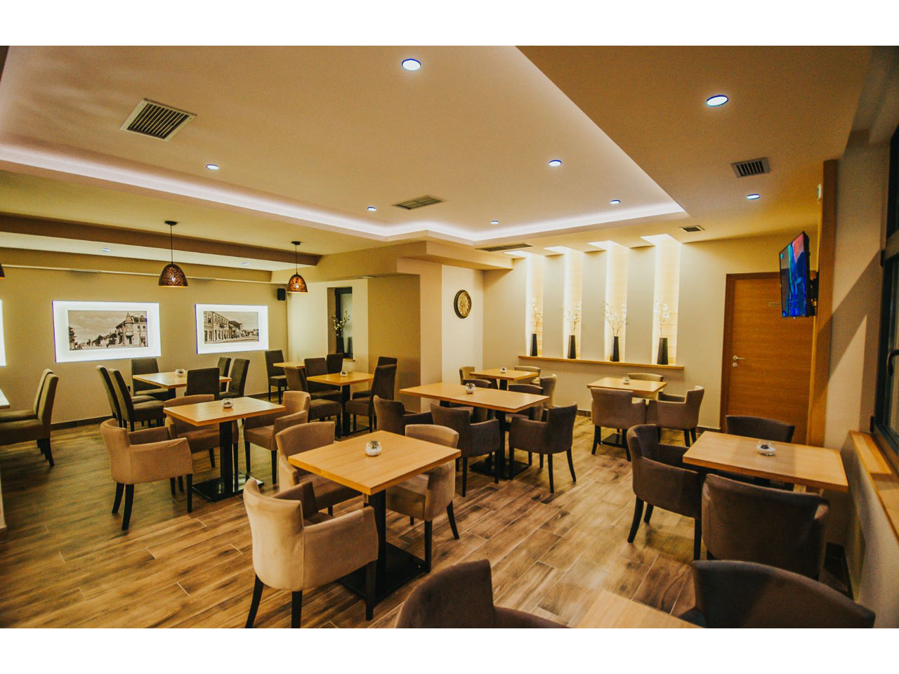CAFFE AND RESTAURANT STARA VAROS Restaurants Loznica - Photo 5