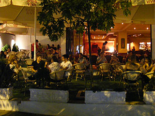 KAFE BAR SLON - PLUS Kafe barovi i klubovi Aranđelovac - Slika 1
