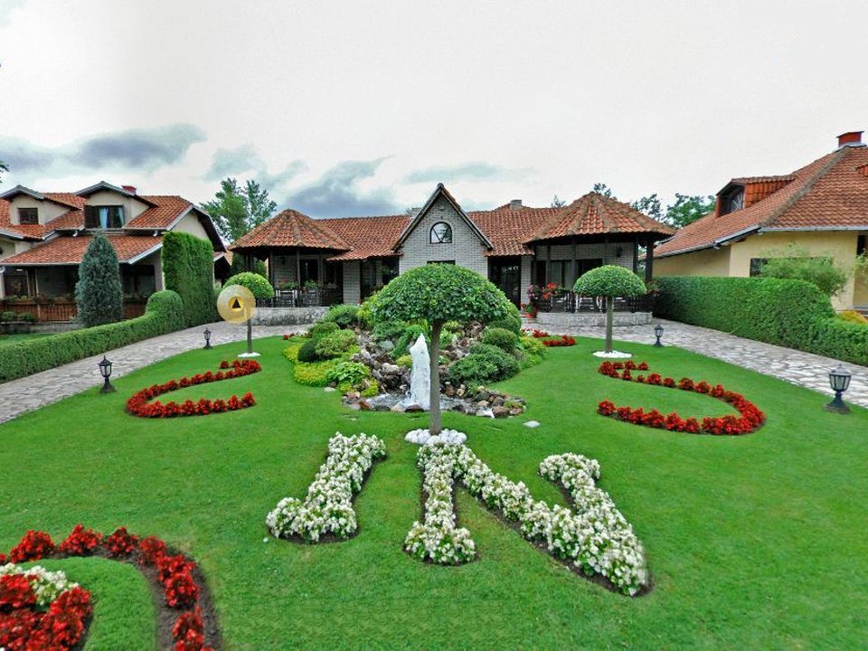 VILLA IN Srebrno jezero - Photo 1