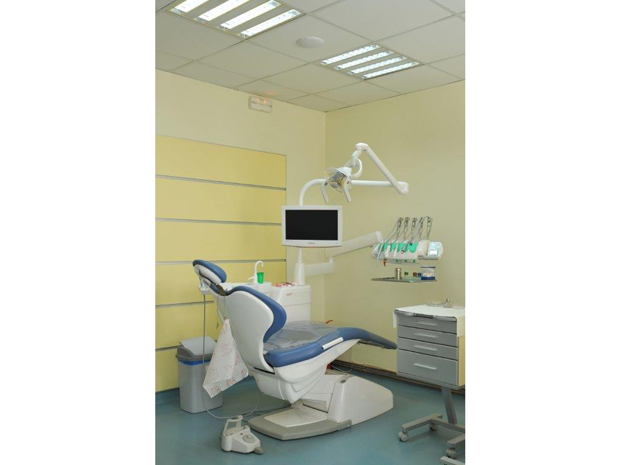 SPECIALIST DENTAL SURGERY DR PISCEVIC Specialist clinics Cacak - Photo 5