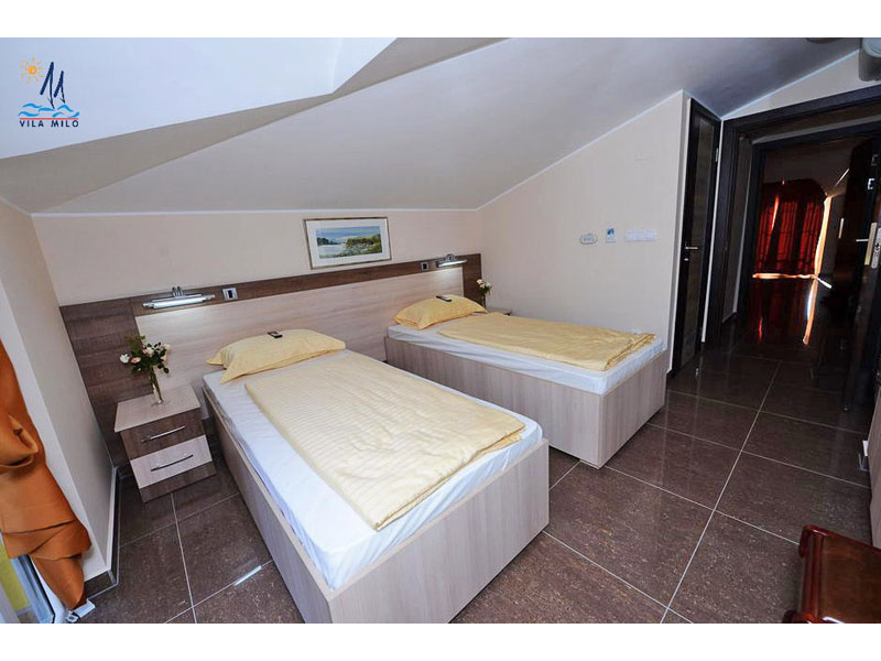 ROOMS MILO **** Apartments Srebrno jezero - Photo 8