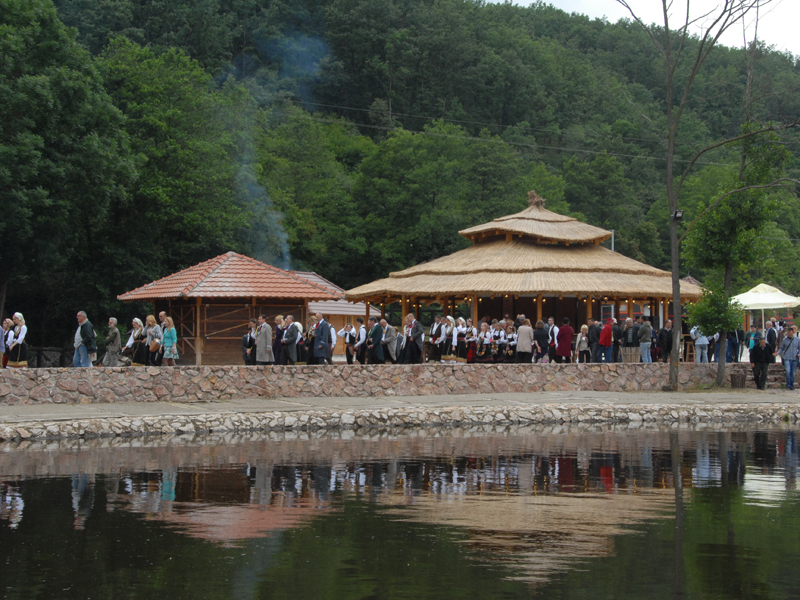 TOURIST AND RECREATION CENTER MOMCILO CEKOVIC KOSTUNICI Gornji Milanovac - Photo 3