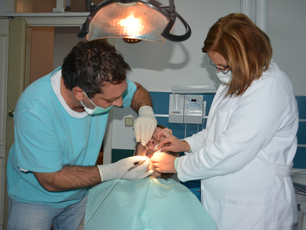 DENTAL OFFICE LASER IMPLANT CENTER CIRIC Dental clinics Pirot - Photo 1