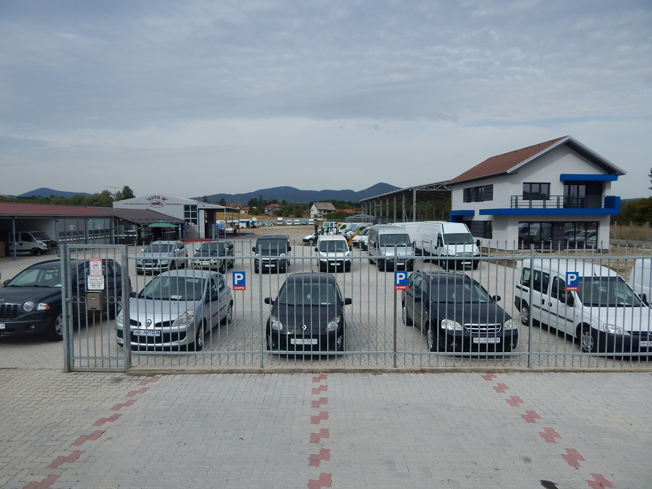 USED CARS AUTO M Second hand car shops Cacak - Photo 1