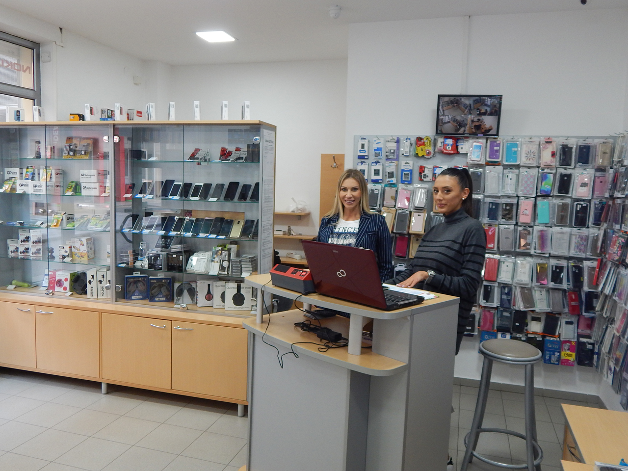MOBILIX Sales and service of mobile phone Cacak - Photo 3