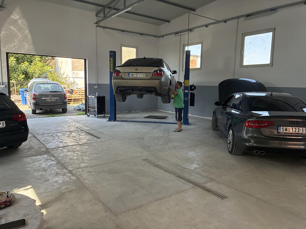Photo 1 - AUTO SERVICE IMPERCARS ALINCIC - Auto services, Sremska Mitrovica