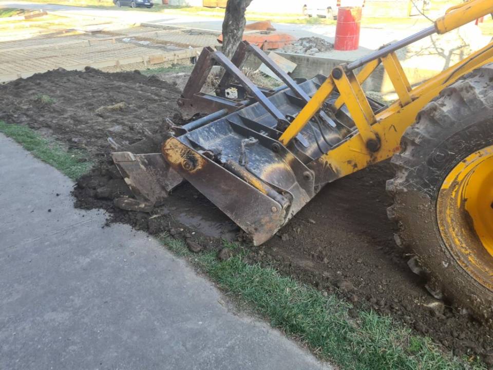 CONSTRUCTION WORKS WITH EXCAVATION PADINA STANDARD Construction companies and services Pancevo - Photo 3