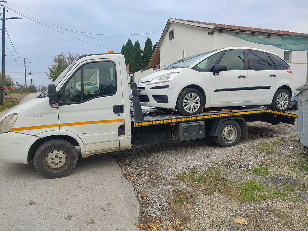Photo 4 - TOWIN SERVICE STARCEVO - Purchase of vehicles, Pancevo